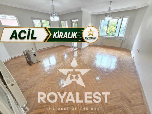 Royalestten Tramvaya Sıfr Siteiçi Yeni Boyalı Geniş Ve Ferah 3+1