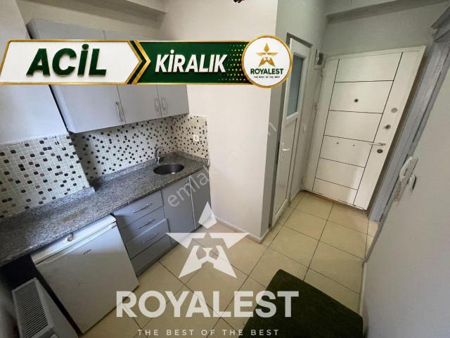 Royalest'ten Yeni Boyalı Temiz Binada Üniversiteye Yakın Eşyalı