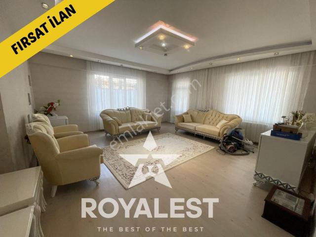 Royalest'ten Ara Kat Önü Açık Park Cepheli Çok Geniş Oturumlu