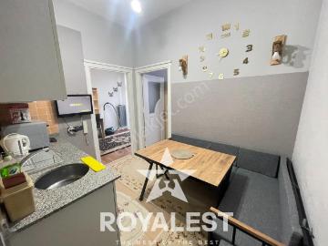 Royalest'ten Ara Kat Balkonlu Tramvaya Sıfır Nezih Sitede Eşyalı