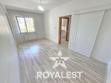 Royalest'ten Arakat Siteiçi Kapalı Mutfak, Kiler Ve Balkonlu 1+1