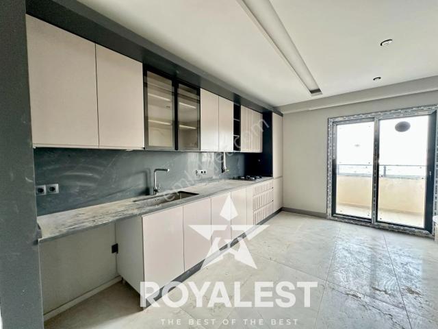 Royalest'ten Bulvar Üzeri Sosyal Donatılı Lüx 4+1 Daire