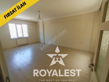 Royalest'ten Cadde Üstü Bakımlı Geniş Ve Ferah 3+1