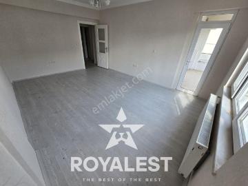 Royalest'ten Sevinç Göymen Yanı Güvenlikli Siteiçi Arakat 2+1