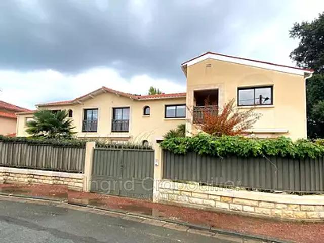 Royan 17200 Achat / Vente appartement 2 pièces t2 au dernier étage terrasse