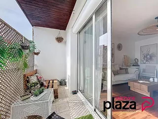 Royan 17200 Achat / Vente appartement 3 pièces t3 au dernier étage cave