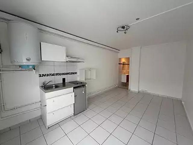 Royan 17200 Location appartement 1 pièce t1 au dernier étage