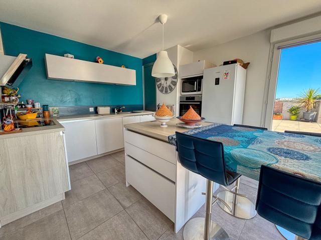 ROYAN DERNIER ETAGE APERCU MER GRANDE TERRASSE 47 M2 GARAGE