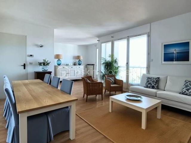 ROYAN Grand et lumineux 2 pièces avec vue sur l’océan