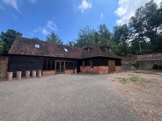 Roydon Hall Road, East Peckham 4 bed detached house to rent £3,200 pcm £738 pw