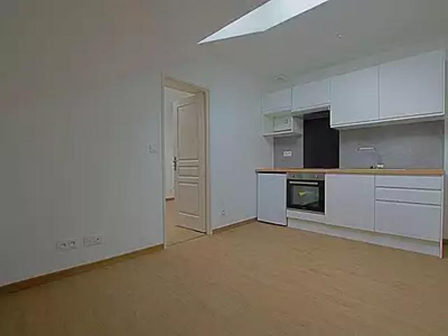 Roye 80700 Location appartement 2 pièces t2 au dernier étage
