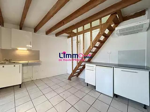 Roye 80700 Location appartement 2 pièces t2 au dernier étage