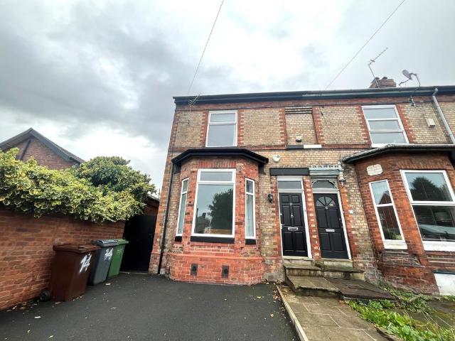 Royle Street, Manchester, M14 4 bed house to rent £2,253 pcm £520 pw