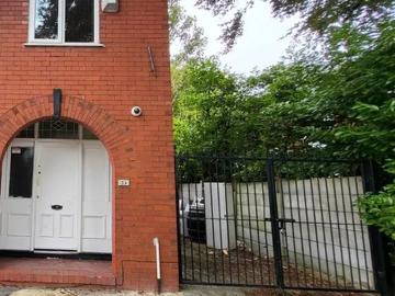 Royle Street, Manchester, M14 6RN, United Kingdom | 8 bed duplex for rent #16539014 | Rentberry