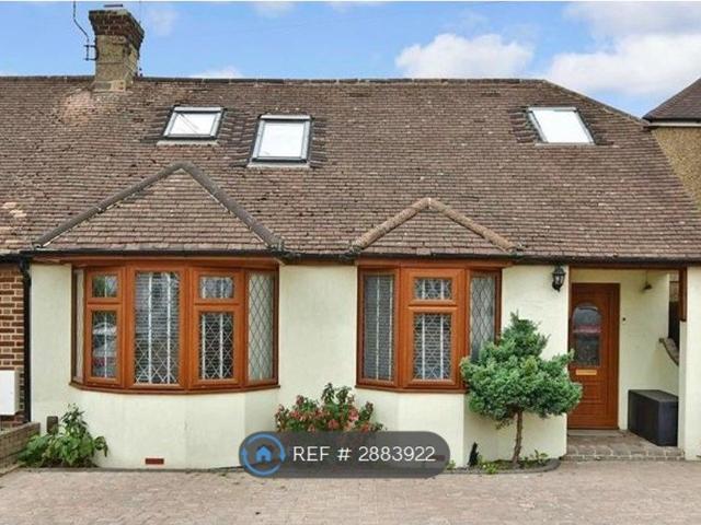 Royston Road, Bearsted ME15, 4 bed bungalow to rent, £2,375 pcm | PrimeLocation