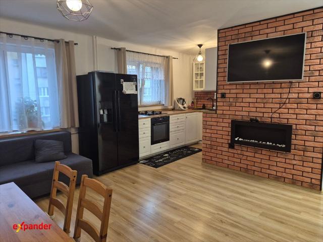 Na sprzedaż rozkładowe 2 pokoje z balkonem i widokiem na zieleń
