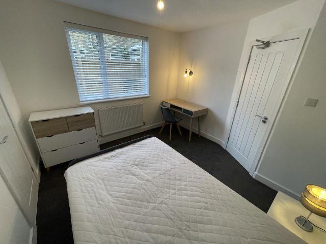 Rm 3, Dogsthorpe Road, Peterborough. 1 bed in a house share to rent £610 pcm £141 pw