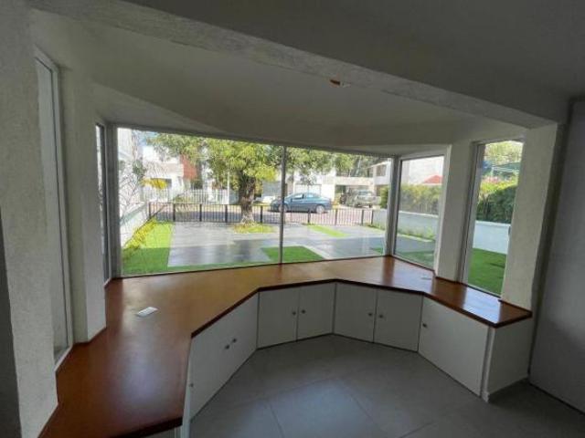 RMC Casa con 4 recámaras y 240 m² superficie de terreno en venta, Residencial Pulgas Pandas Nte