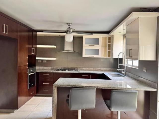 RMC CASA EN VENTA EN CUMBRES SAN AGUSTIN EN MONTERREY NUEVO LEON