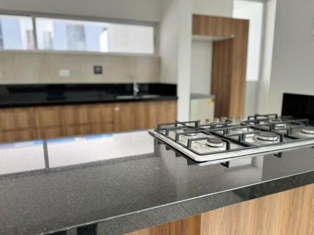 RMC CASA NUEVA EN VENTA CON ROOF GARDEN EN RANCHO SANTA MONICA