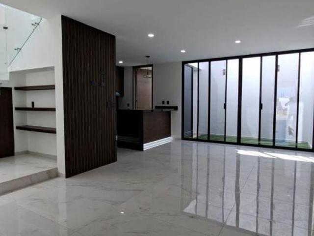 RMC CASA NUEVA EN VENTA EN VILANOVA RESIDENCIAL, ZONA RANCHO SANTA MONICA