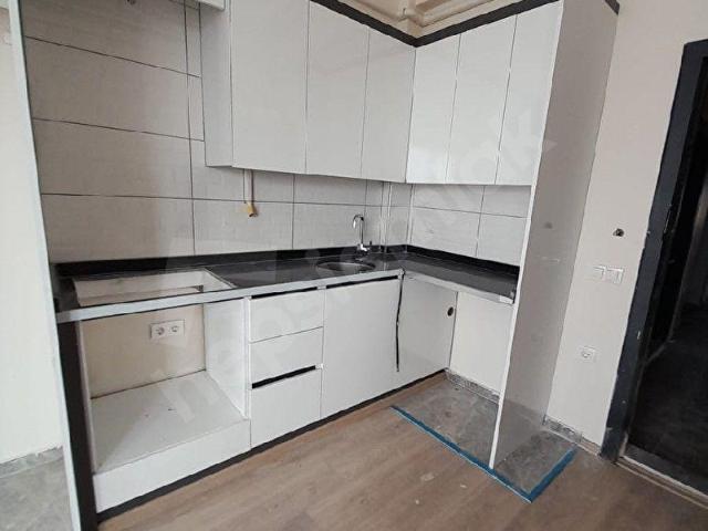 RM'DEN ÇESMELİDE SİTE İÇİ 90M2. E.BANYOLU LÜX 2+1