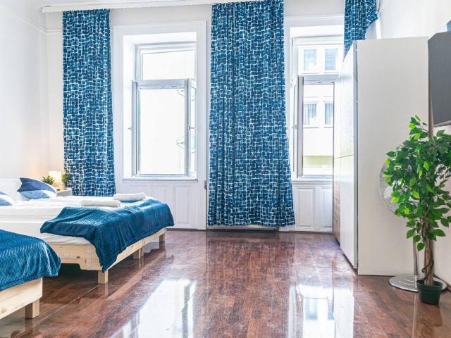 RO4, Spacious, pretty studio in vibrant neighbourhood, Vienna Amsterdam Apartments for Rent