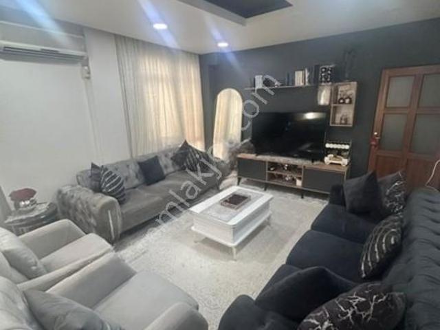 Çırpıcı Satılık 2+1 Daire Tramvaya Yakın Köşe Başı Karanlık Yok