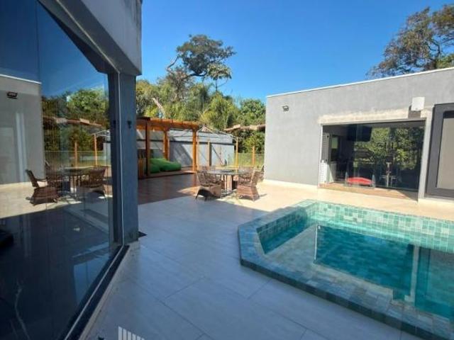 RR10594 Casa MOBILIADA 650m² RESIDENCIAL BEVERLY HILLS OPORTUNIDADE 3 Suítes