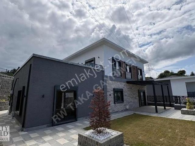Rw Taka | Bostancı'da Akıllı Ev Sistemli Özel Bahçeli Lüx Villa