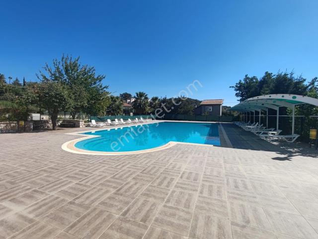 Rw Akar'dan Urla Hekimköy De Geniş Bahçe İçin De Kiralık Villa