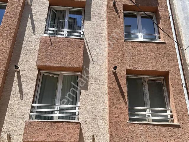 Rw Detay'dan Eczacılık Fakültesi Kapısı Yanı Kiralık 1+1