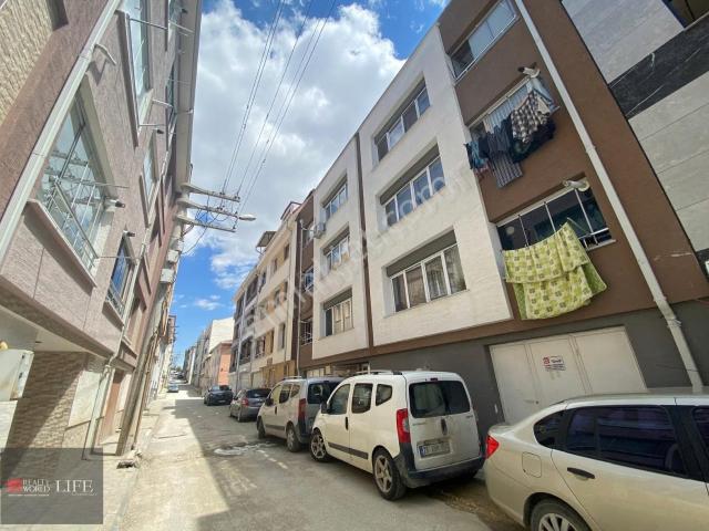 Rw Lıfe/çamlıca Mh Ulusal Ege. Blv Yakını Ara Kat Satılık Daire