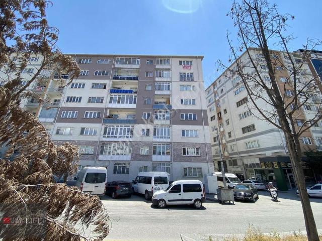 Rw Lıfe/ Hat Boyu Üzerinde Satılık Geniş 3+1 Daire