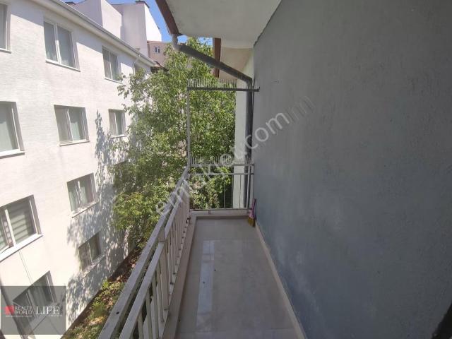 Rw Lıfe / Kırmızıtoprak Mh Çift Balkonlu Yenilenmiş 2+1 Satılık