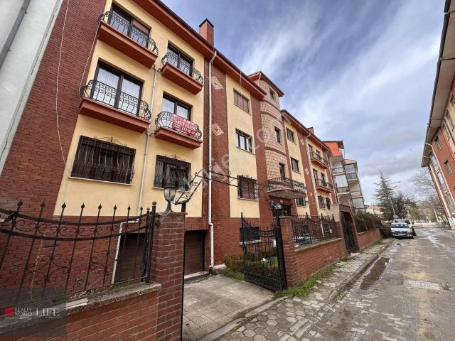 Rw Lıfe / Sümer Mahallesi Sümer Park Bölgesi Ara Kat Lüks 3+1