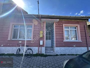 Sazova Mahallesi, Eskişehir, Eskişehir ili, İç Anadolu Bölgesi