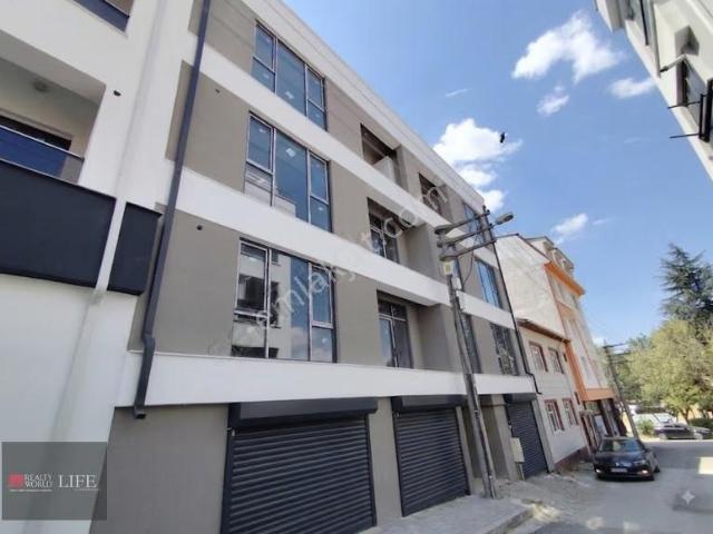 Rw Lıfe / Zincirlikuyu Mah. Bursa Cad. Yakını Sıfır 1+1 Daire