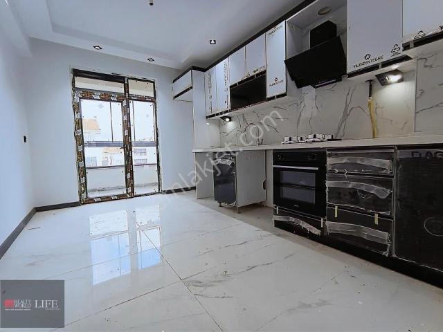Rw Lıfe / 71 Evler Ertaş Yakını Özel Garajlı Satılık 2+1 Daire