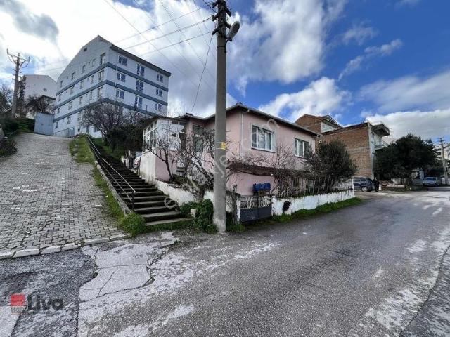 Rw Liva'dan Sütlüce Mah. Satılık 3 Kat İmarlı Müstakil Ev