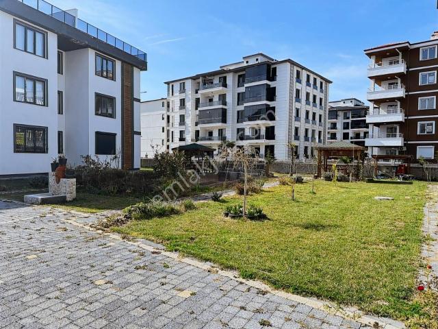 Rw Nefes'ten Bahçelievler 'de Nezih Site İçerisinde Lüks Daire