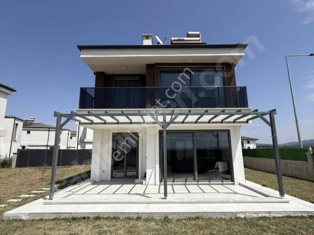 Rw Nefes'ten Gömeç'te 3+1 Villa