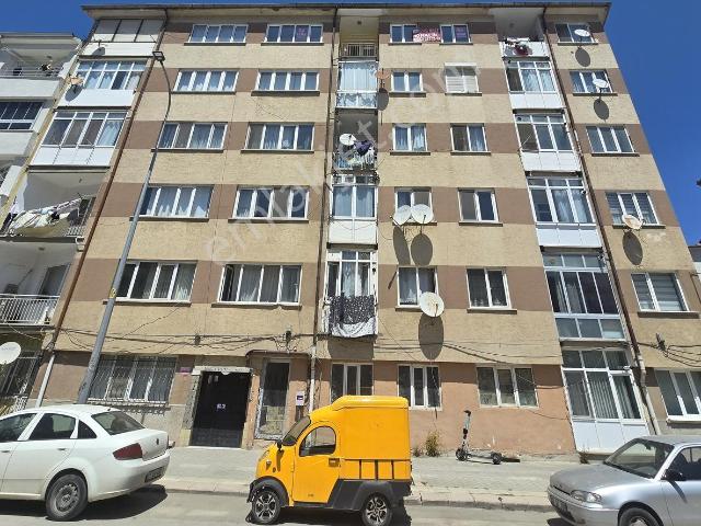 Rw Nestten Çarşı Merkezinde Hatboyu Üzeri Asansörlü Kiralık 2+1