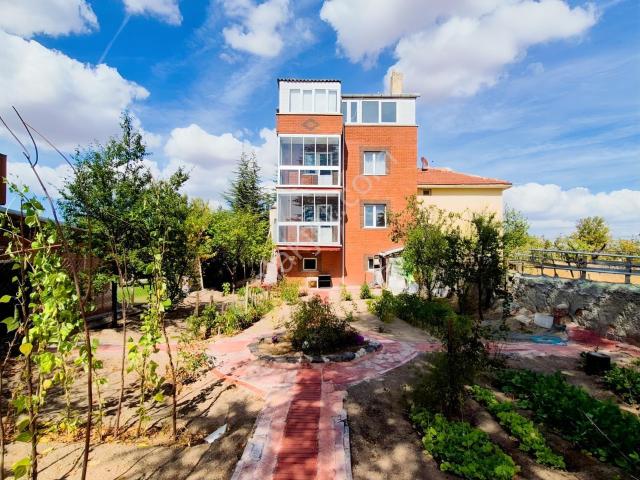 Rw Nest'ten Batıkentte Ön Ve Arka Bahçeli Satılık Tripleks Villa