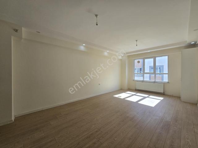 Rw Nest'ten Esenli Caddesine Yakın 2+1 Kiralık Daire