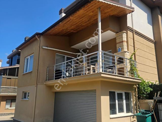 Rt Safir Den 24 Adet Li Villa Sitede Satlik 3 Katlı Tripleks Villa