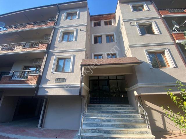 Rt Safir Gm’den Çamlıcada Doğa Manzaralı 3+1 Kiralık Daire