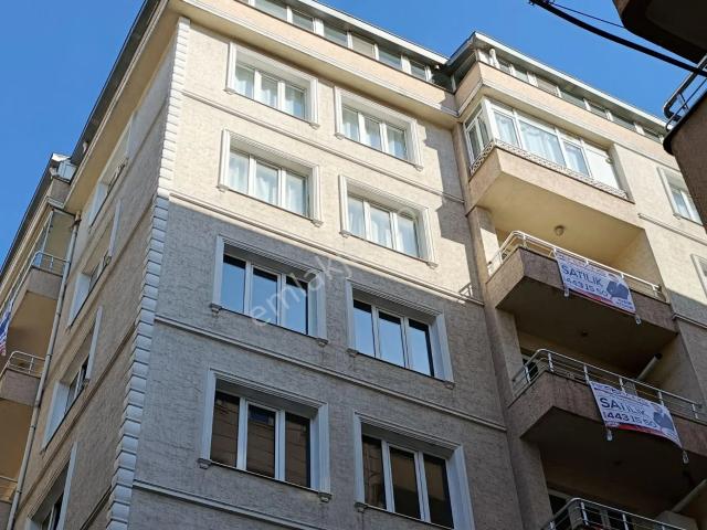 Rt Safir'den Dikkaldırım'da Kat Mülkiyetli 3+1 Satılık Ara Kat Daire