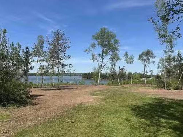 Rte 1 3753 Trans Canada Highway, South Pinette, PE, C0A 1R0.