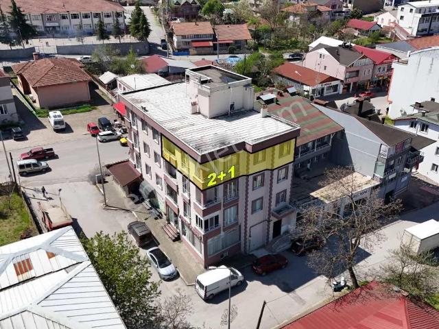 Ruşen Aydın Gayrimenkul'den Kaynaşlı Merkezde Satılık Daire